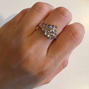 NEW 10k Gold Elegant Light Tanzanite Leaf Ring